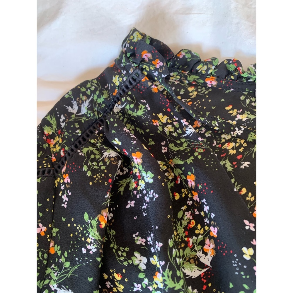 Flower pattern blouse - Picture 2 of 3